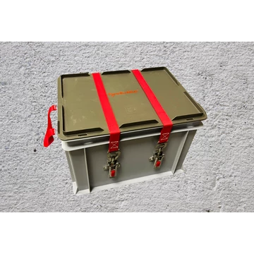 Biztonságos lítiumion akkumulátor tárolására szolgáló tűzvédelmi láda, UN-minősítéssel és hőálló kialakítással.