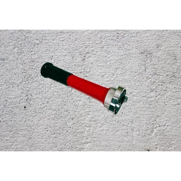 Fali tűzcsap és sugárcső rendszerek és szerelvények