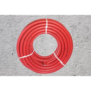 Tűzoltó tömlők különböző típusai, beleértve lapostömlőt és nyomótömlőt