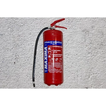 Különböző típusú kézi tűzoltó készülékek, beleértve a porral, habbal és gázzal oltókat