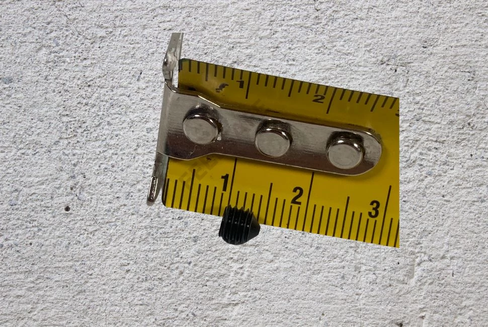 Tűzgátló ajtó rugós pánt csavar