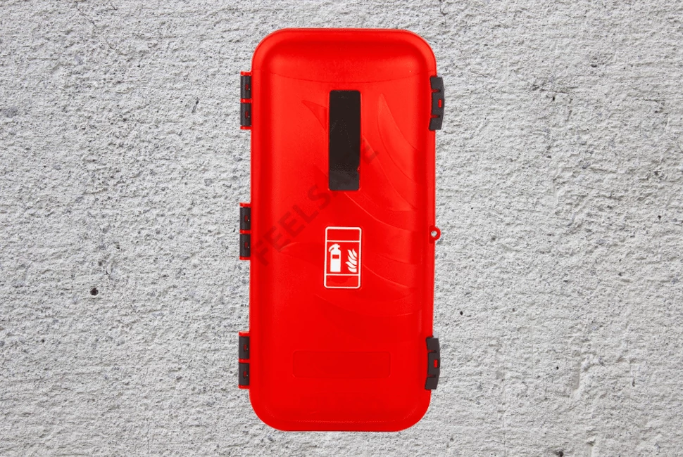 Különböző típusú kézi tűzoltó készülékek tároló doboza tehergépjárműre, beleértve a porral, habbal és gázzal oltókat