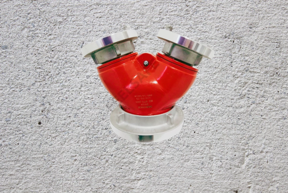 Tűzcsap szerelvények, beleértve kupakkapcsokat és csonkkapcsokat, tűzvédelmi rendszerekhez