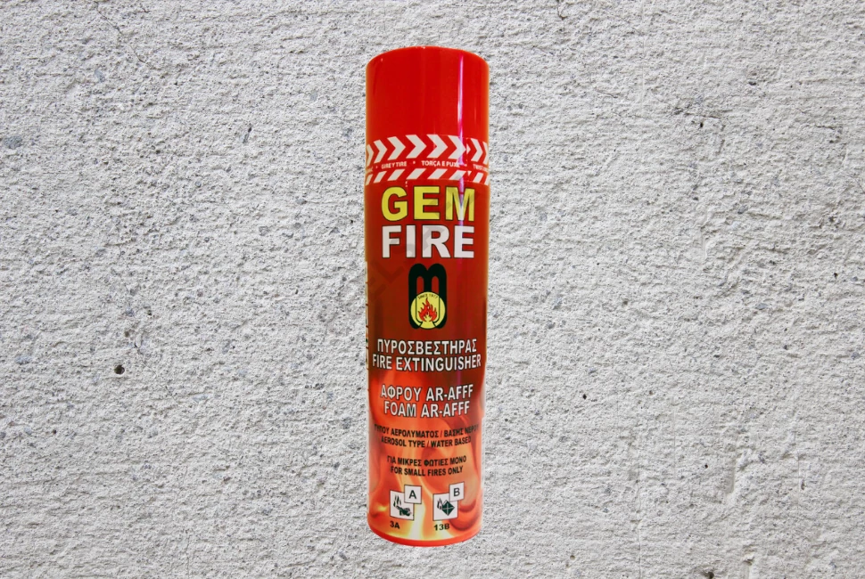 Tűzoltó spray és készülék aeroszol habbal oltó