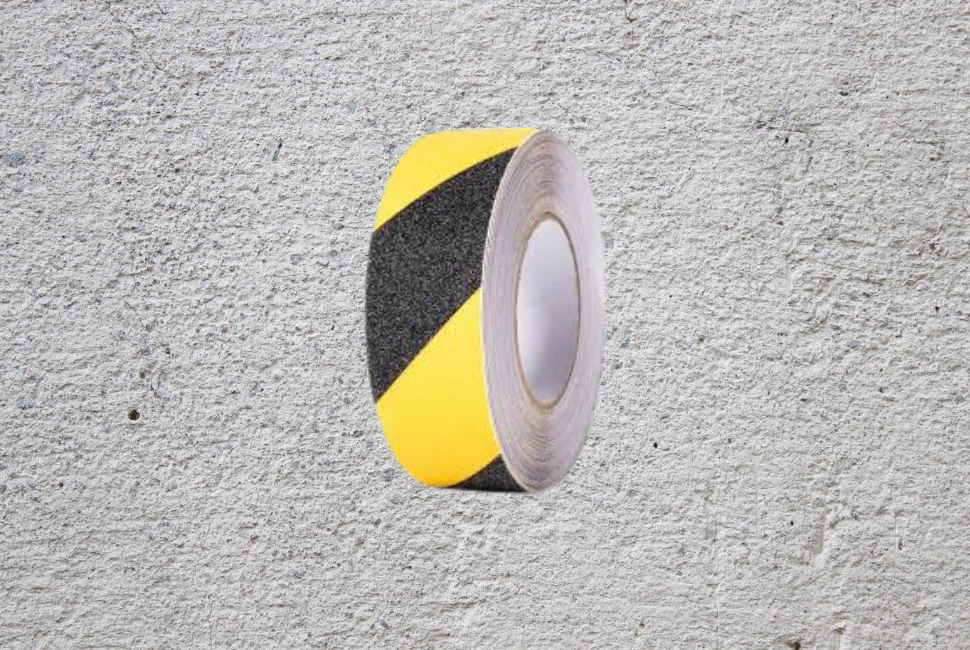 Padló és egyéb munkavédelmi jelölőszalag, öntapadó, csúszásgátló - STANDARD, fekete-sárga (18,3 m x 50 mm)