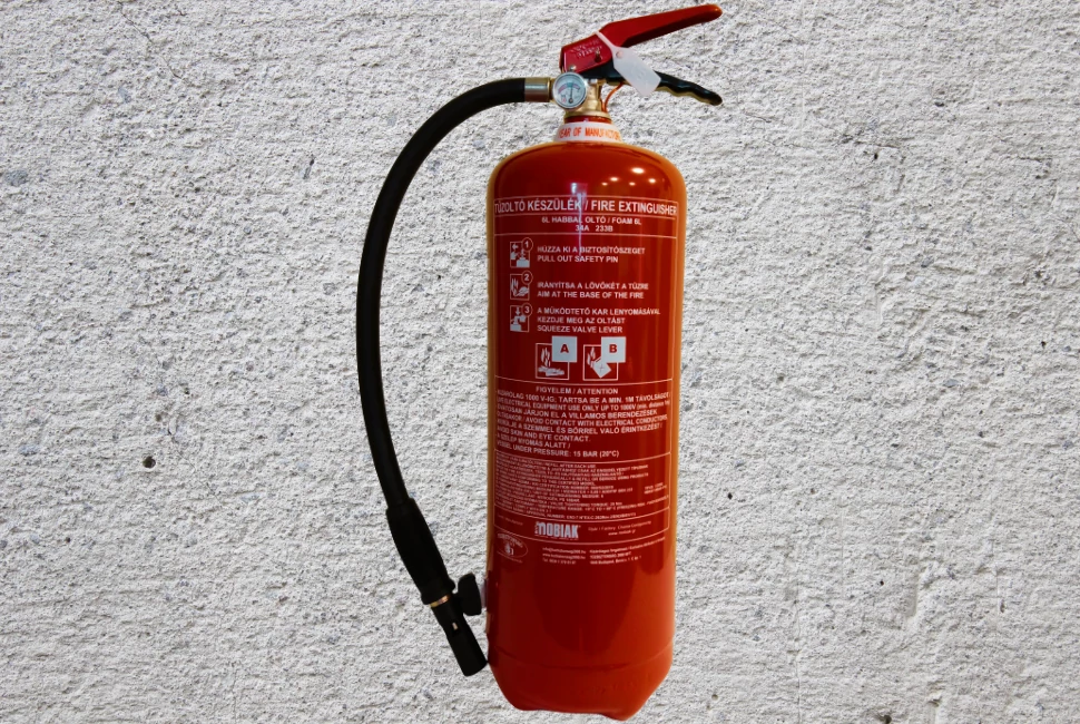 MOBIAK 6 l-es FLUORMENTES habbal oltó kézi tűzoltó készülék - 43A oltásteljesítmény