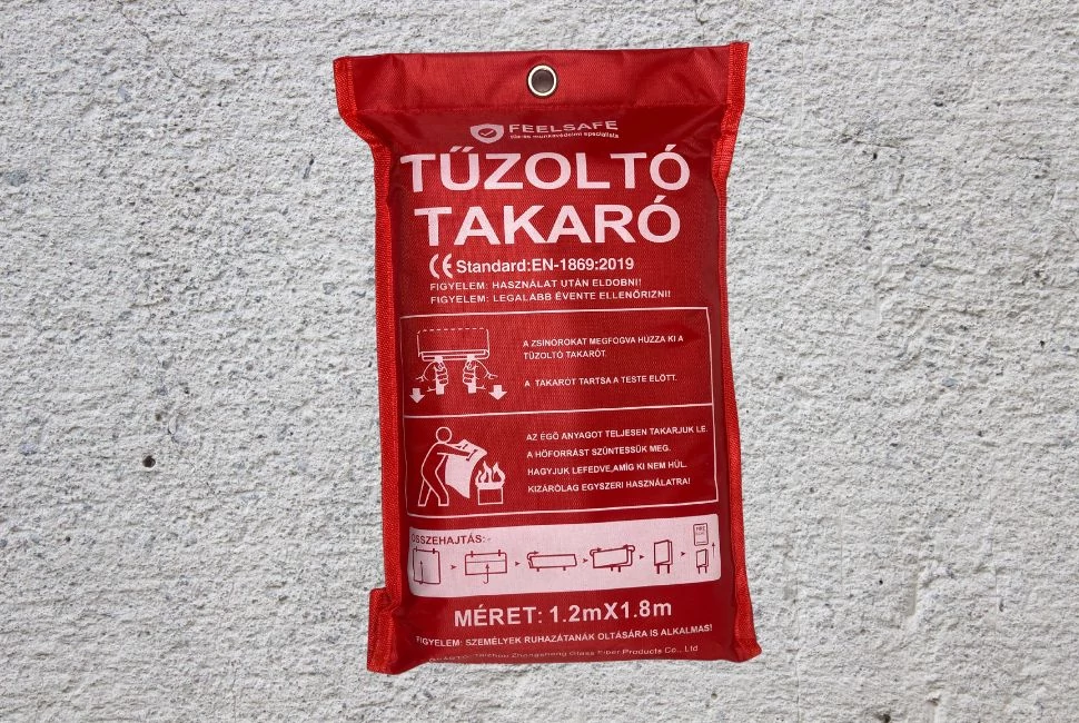 FEELSAFE - Tűzoltó takaró 1,2 m x 1,8 m - Tűzvédelmi Megfelelőségi Tanúsítvány (TMT)
