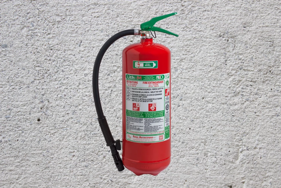 EMME LITH-M 6 literes lítium akkumulátor oltó tűzoltó készülék - FLUORMENTES